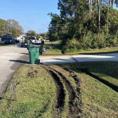 Clean edging and mowing lines on Fort Pierce FL lawn
